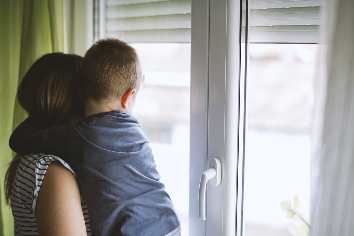 I pediatri diventano terroristi del clima «Rinchiudete i bimbi»