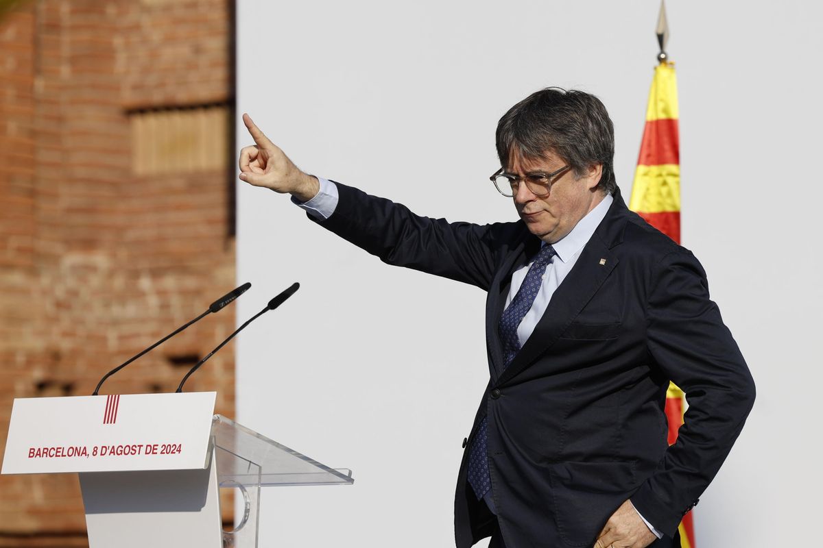 Puigdemont riappare (e scompare). Eluso l’arresto, imbarazzo a Madrid