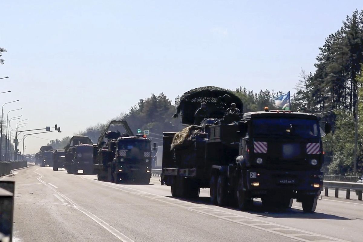 Mosca fa ricorso alla superbomba. E Minsk schiera i missili contro Kiev