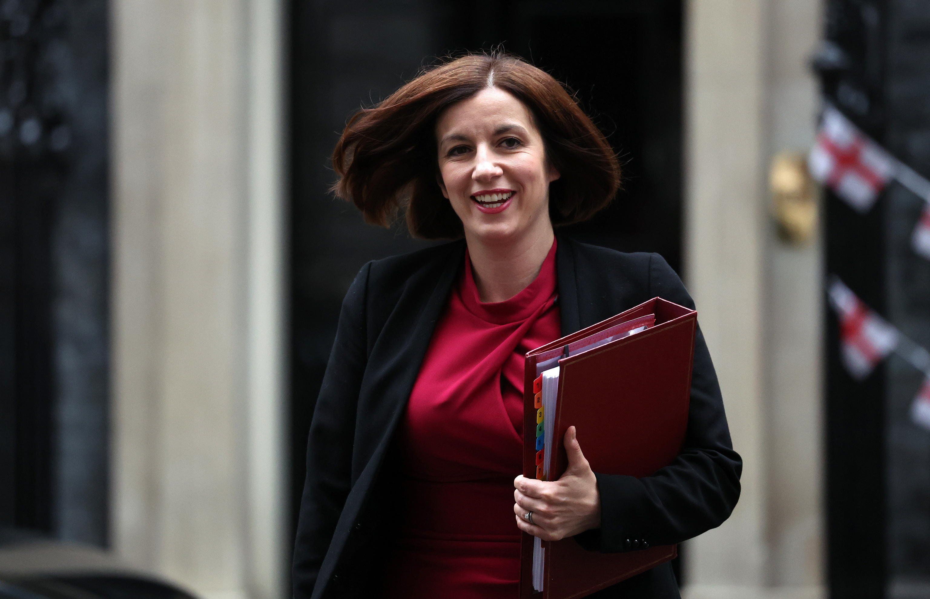 La crociata contro le idee non in linea si combatte su mente e corpo dei bambini