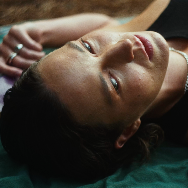 Stronza Writes a Synth-Pop Ode To Burning Love
