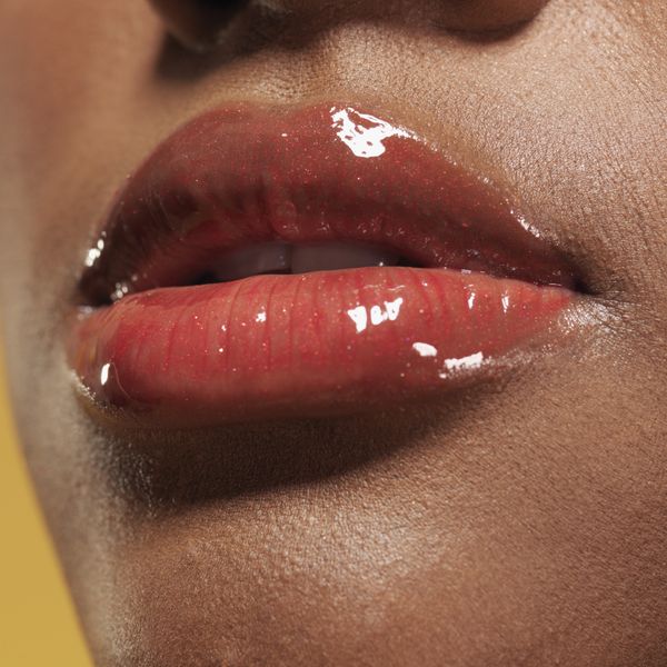 lip-gloss-vs-lip-oil