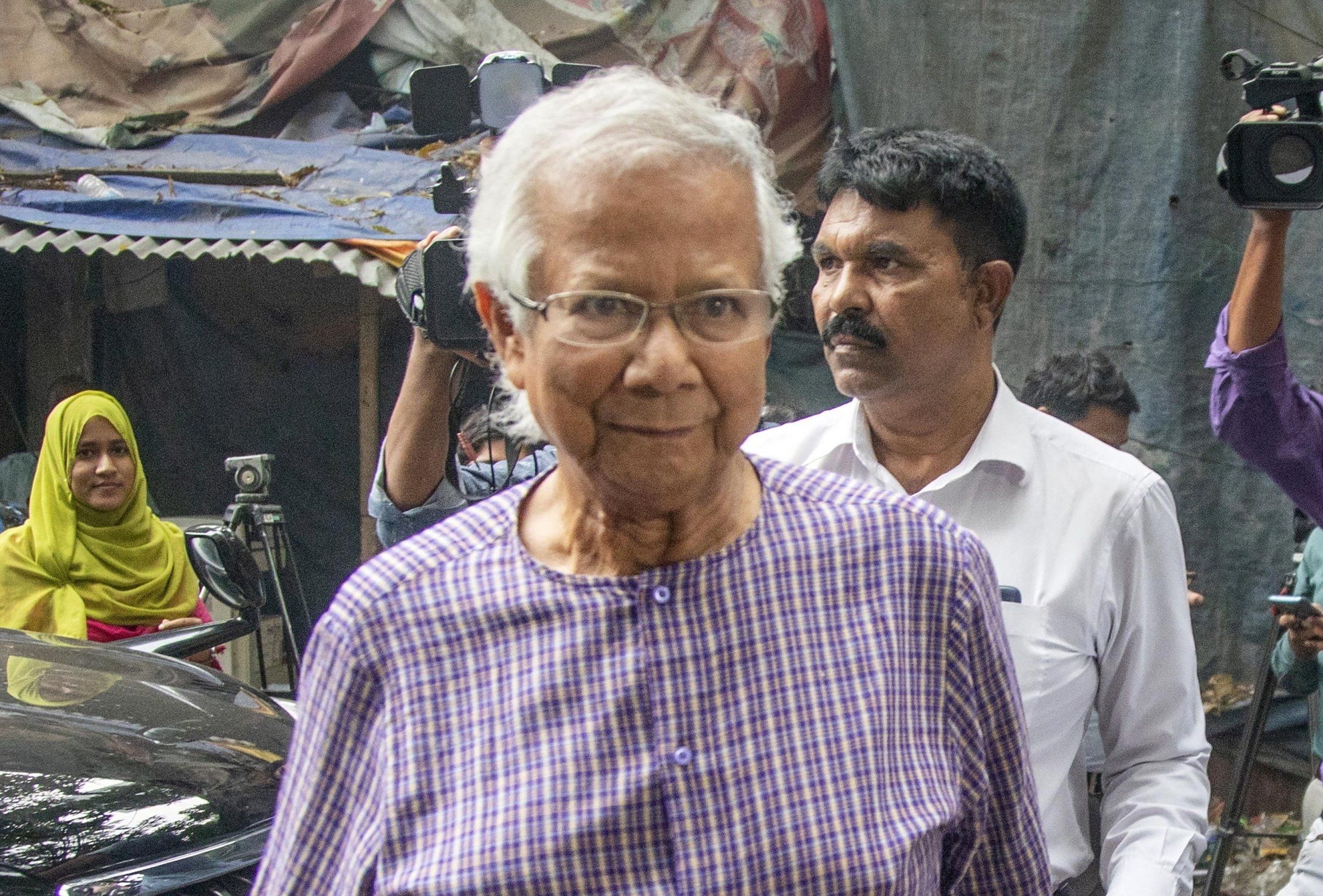 Bangladesh in mano a un banchiere