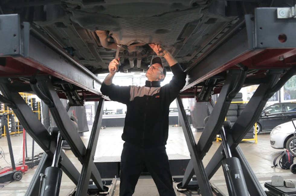 'Thank you for believing her': Mechanic makes discovery helping woman afraid of stalker