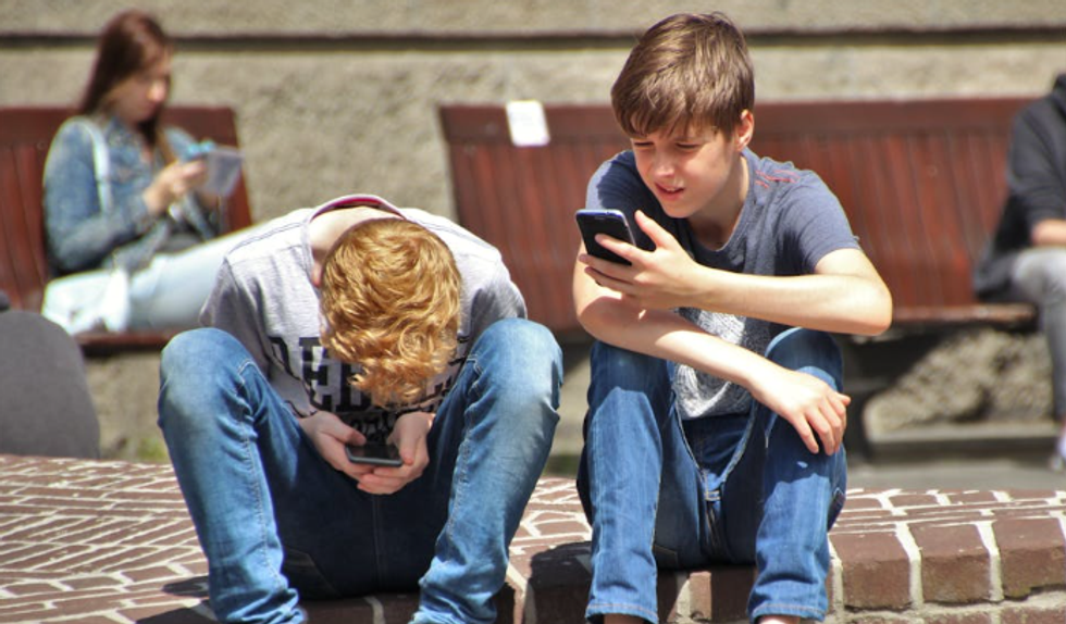 parents and smartphones, kids and smartphones, kids and technology.