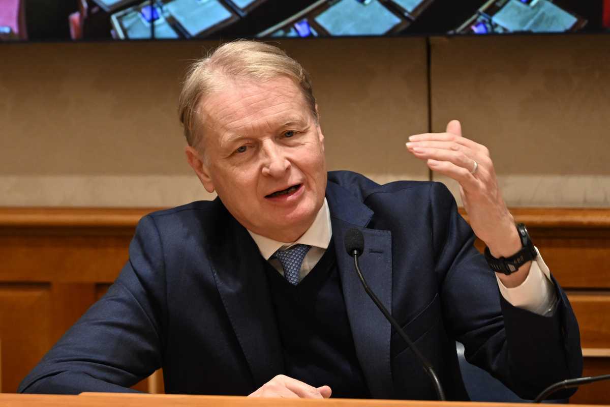 «Indagheremo anche sui danni dei vaccini»