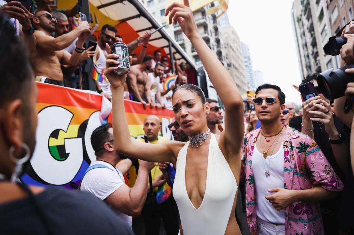 Inutile denudarsi per dirsi «liberi» se poi ci negano i diritti elementari