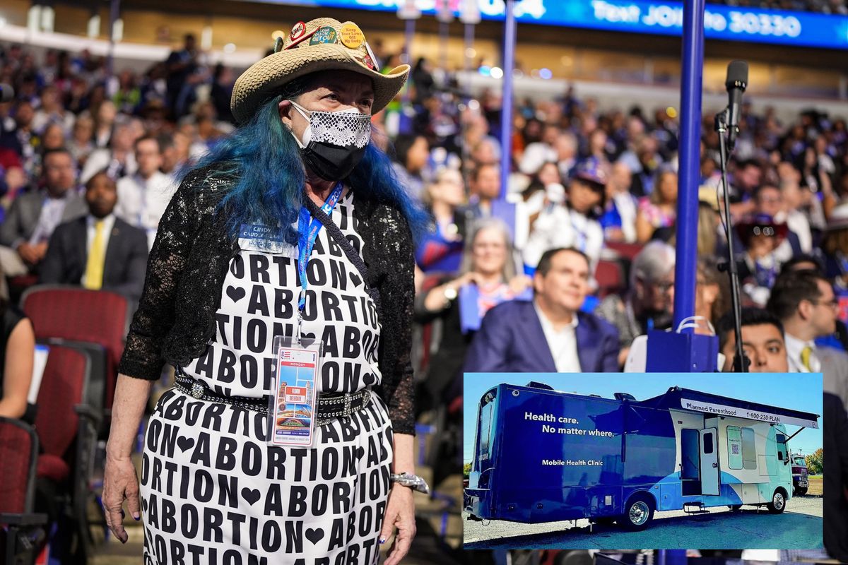 Convention dem: fuori c’è pure il furgone della morte. Aborti e vasectomie al posto del caffè