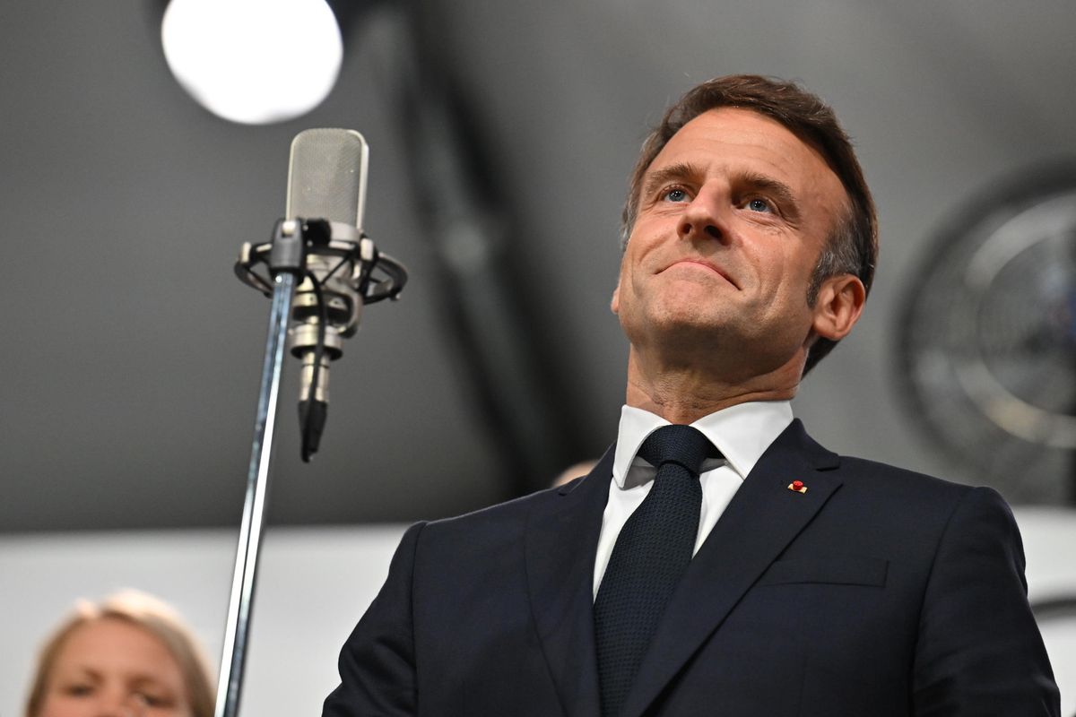 Olimpiadi finite tra ori e polemiche. Parigi resta in crisi e senza governo