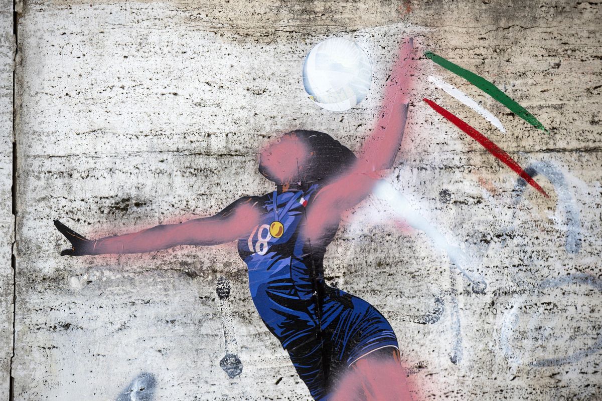 Si attaccano a un idiota con lo spray per dare dei razzisti a tutti gli italiani