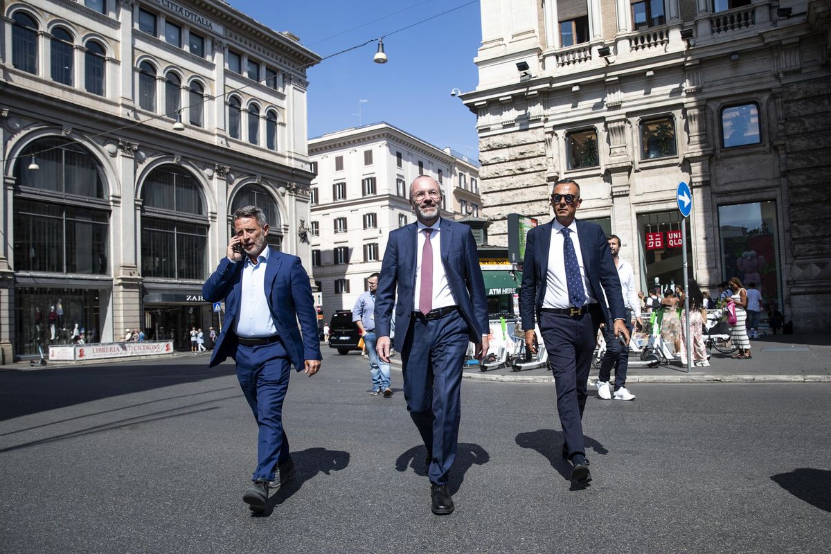 L’asse Meloni-Weber rafforza Fitto. E il premier vuole pace tra gli alleati