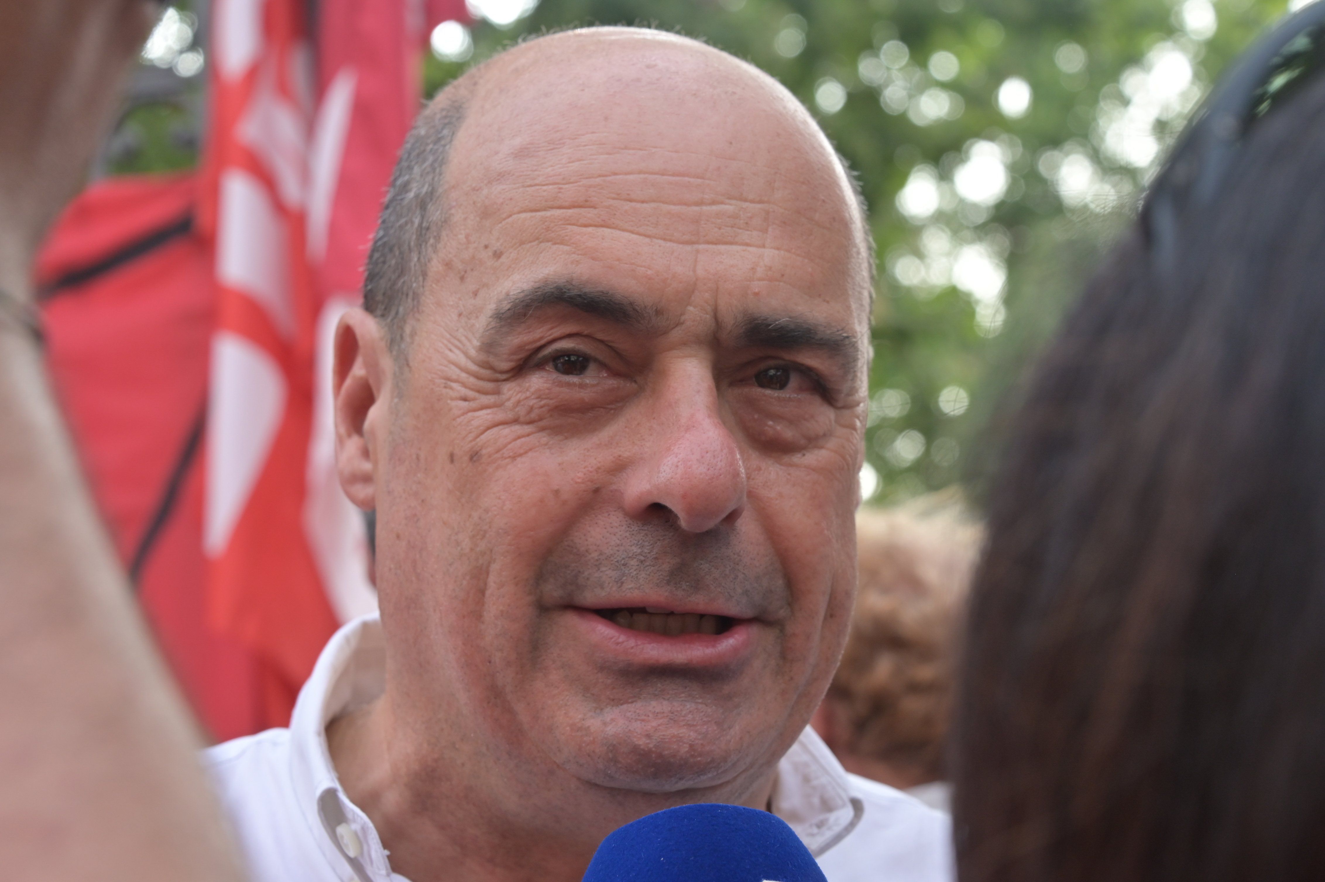 Giravolta di Zinga sull’assegno familare. Il Pd lo fece votare e ora lui lo contesta