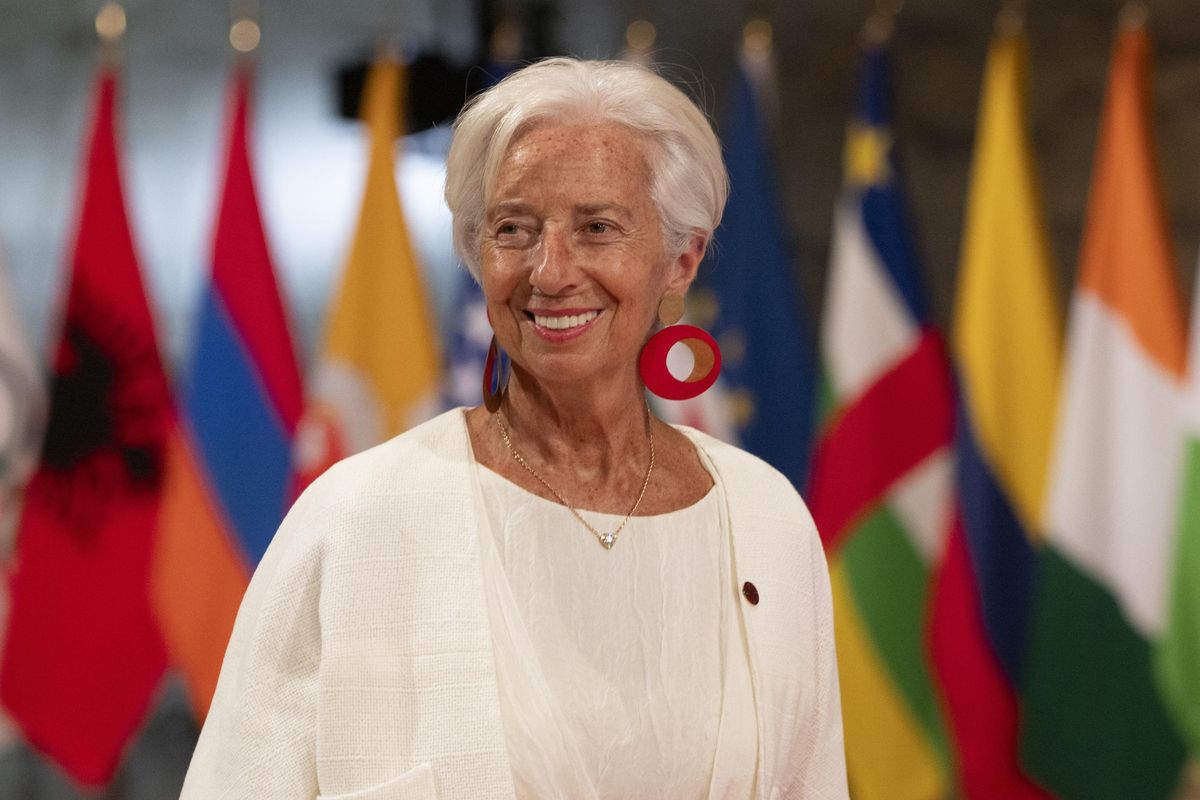 Sale l’occupazione, ma la «cura» Bce tiene ancora in congelatore i salari