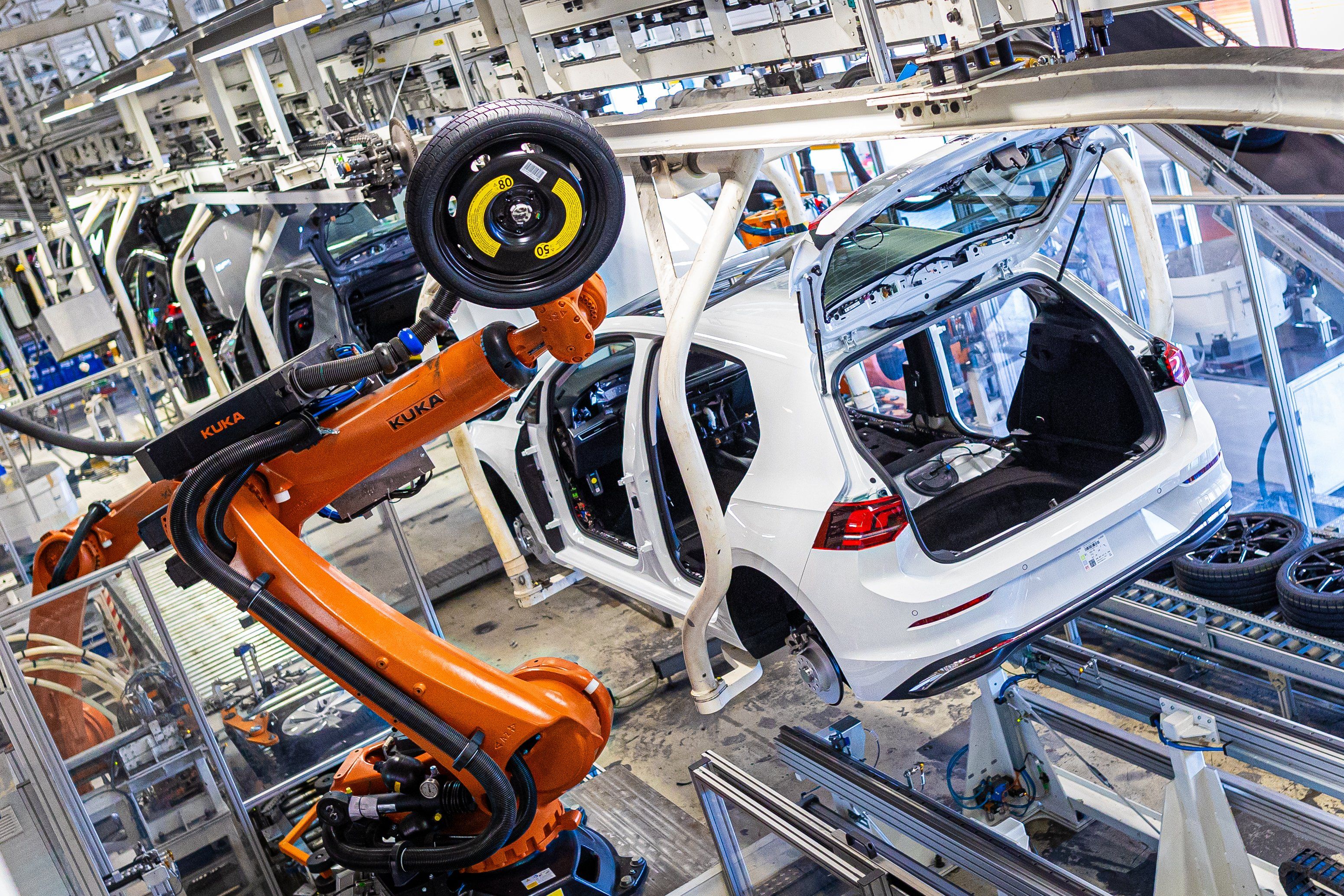 Bagno di sangue alla Volkswagen. «Via ai tagli: chiuderemo fabbriche»