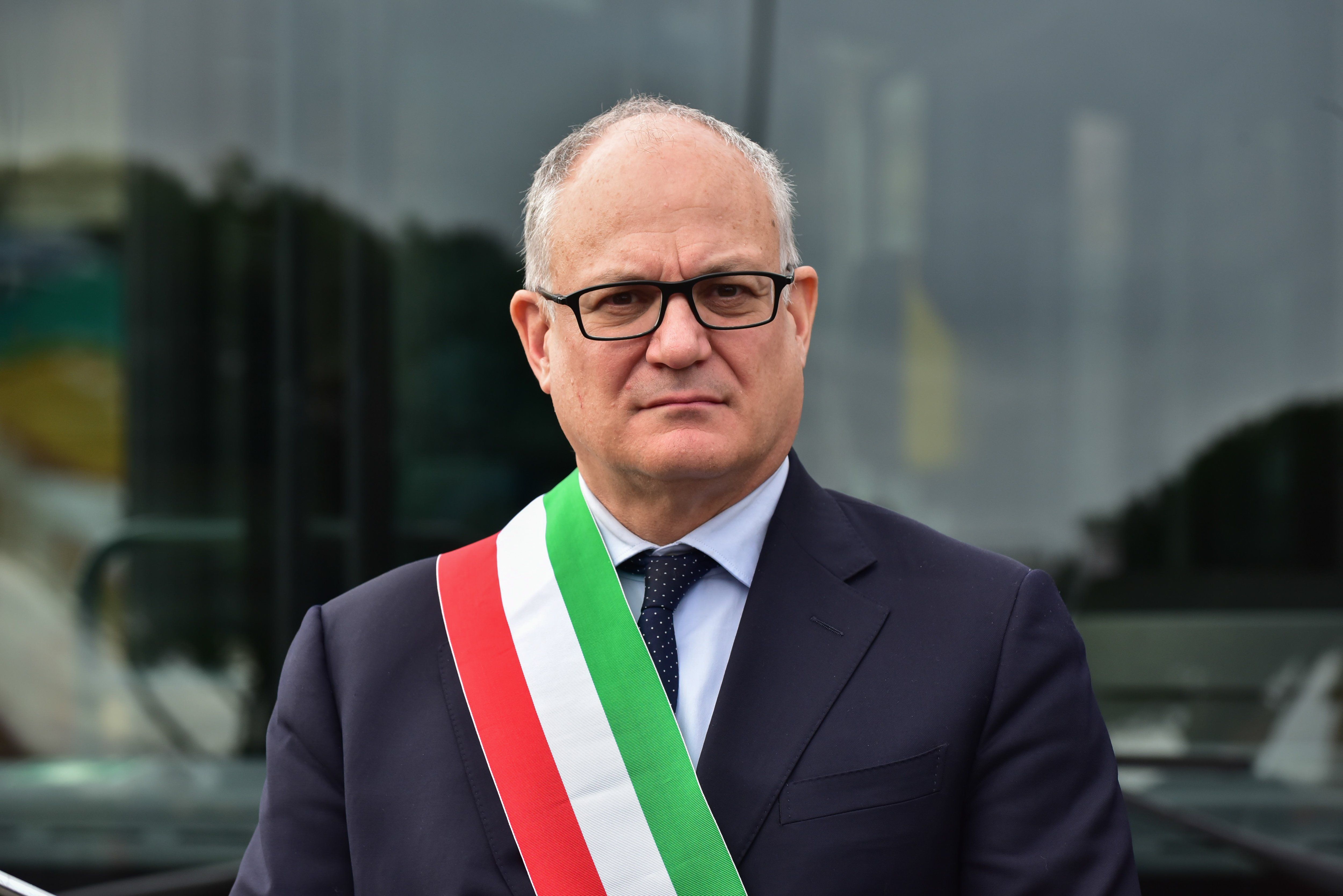 A Roma Gualtieri fa come Trump. Muro contro clochard e stranieri