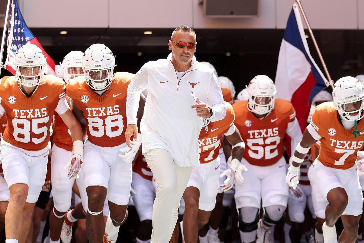 No. 3 Texas' rebuilt receiving corps ready to race and rumble with No. 10 Wolverines