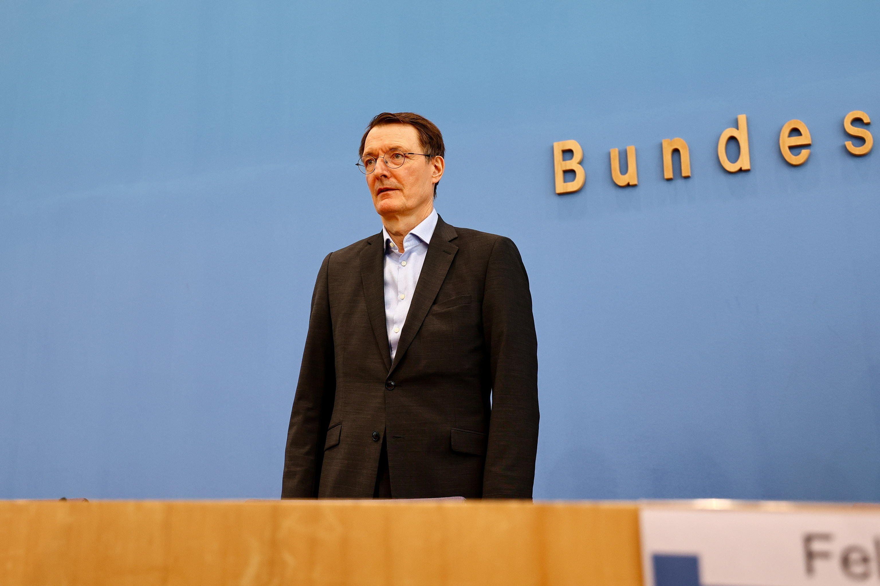 C’è un giudice in Germania. «L’obbligo di vaccinazione violava i diritti fondamentali»