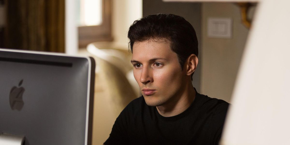 Pavel Durov: «Accusato per crimini altrui». Ma intanto comincia già a cedere