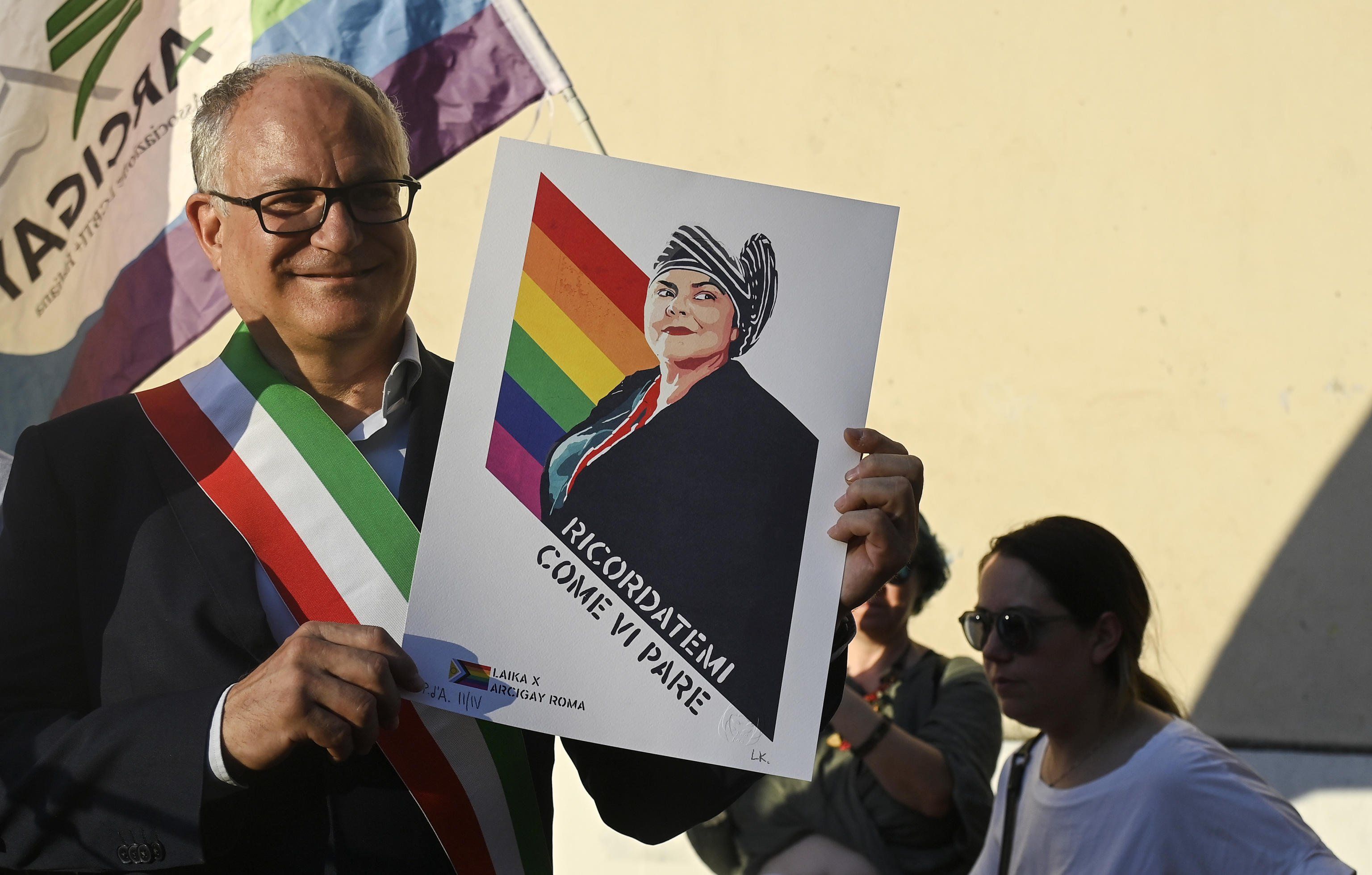 Roma brucia ma Gualtieri non suona neppure la cetra