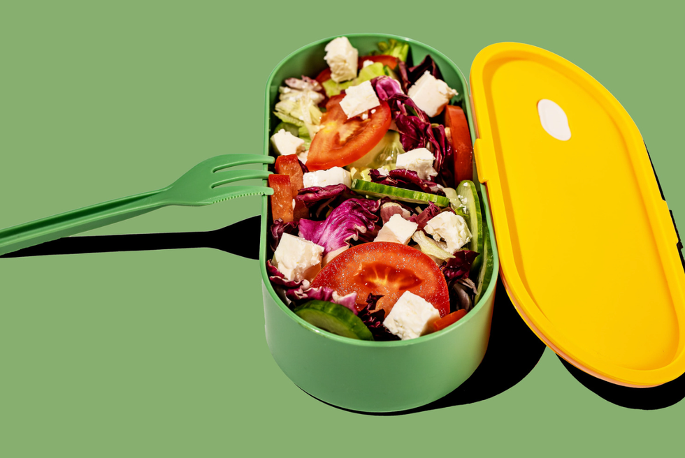 School is back in session. Here are 5 simple lunch ideas to keep you sane while you keep your family healthy.