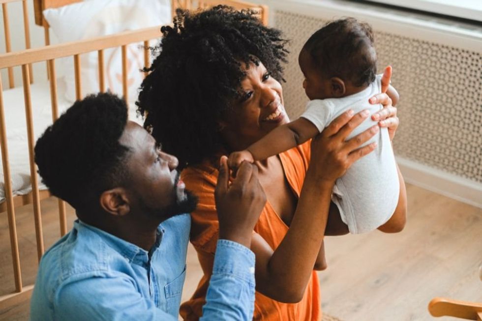 3-month-old baby shocks mom and sister by repeating full sentences. It may have a name.