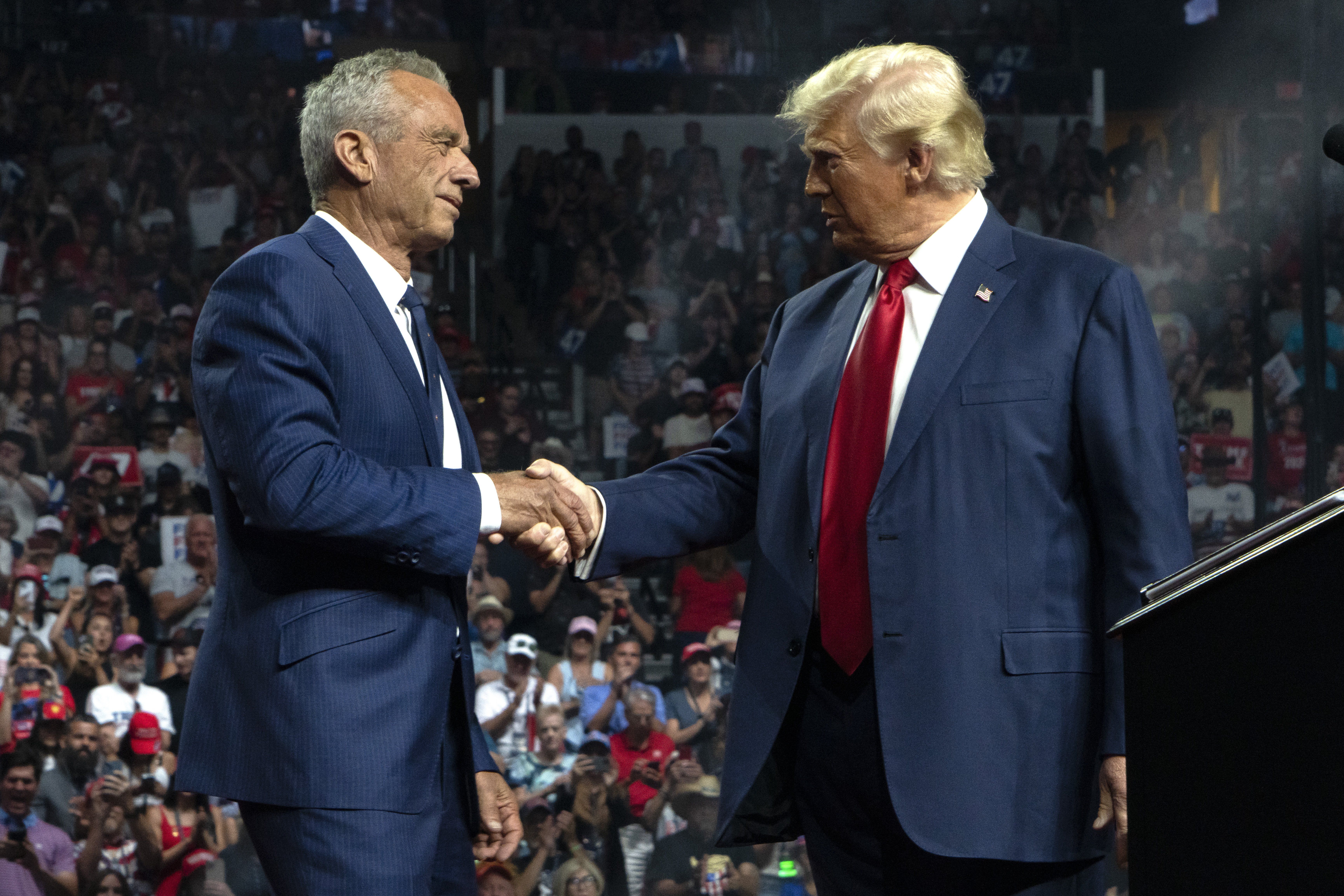 Il ciclone Kennedy sulle elezioni Usa porta voti a Trump