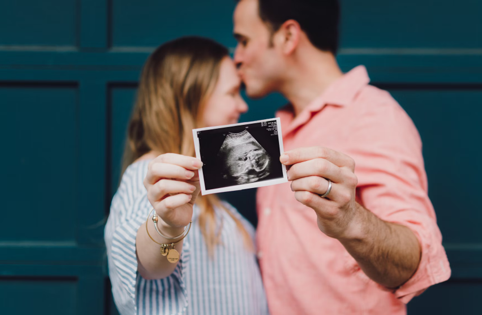 Woman shares 6 reasons why she's lying to her family about her baby's gender