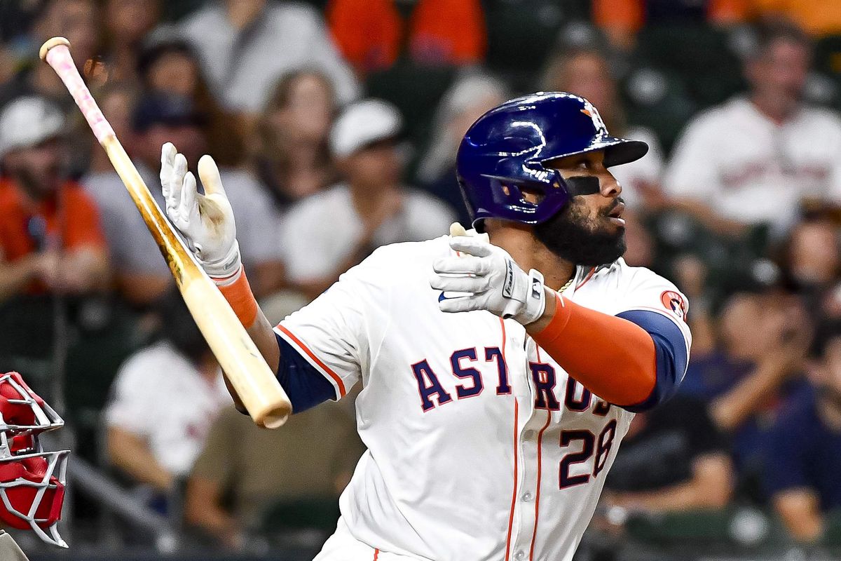 Jon Singleton's two-run double lifts Astros to 3-1 win over Angels