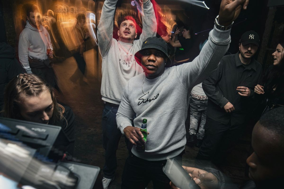 A wholesome dad has become 'iconic' after video is shared of him clubbing with his daughter