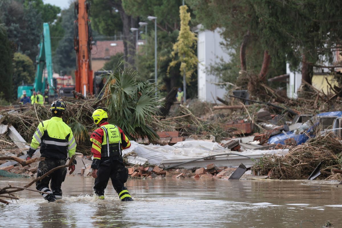Un diluvio di denaro per la fuffa green e briciole per i fiumi