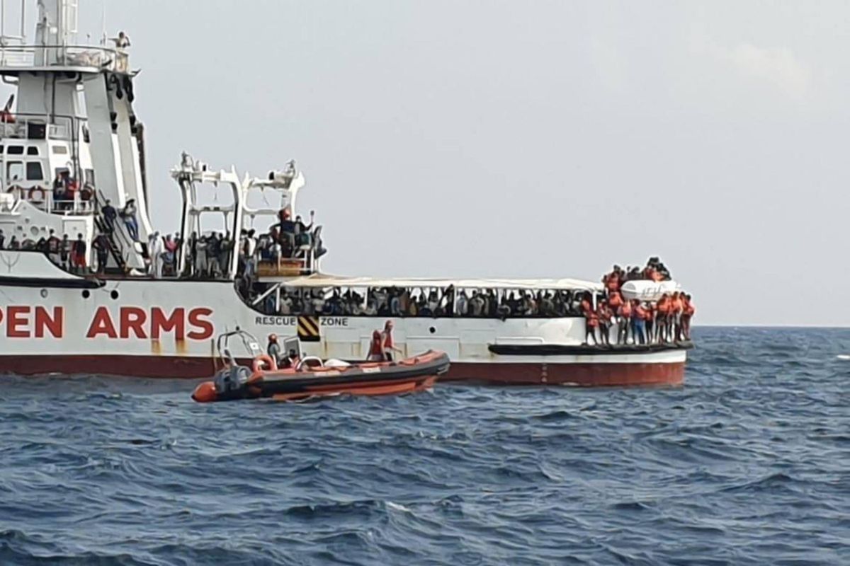 Le Ong chiedono pure 1 milione a Salvini