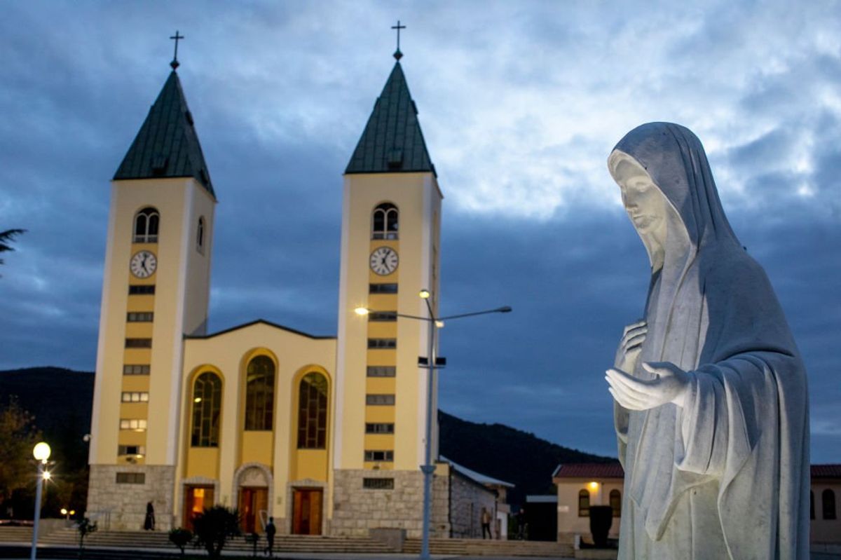 Medjugorje dà fastidio. E i cattoprogressisti ora bacchettano pure la Madre di Cristo