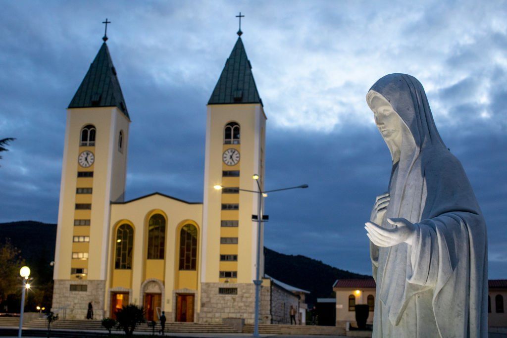 Medjugorje dà fastidio. E i cattoprogressisti ora bacchettano pure la Madre di Cristo