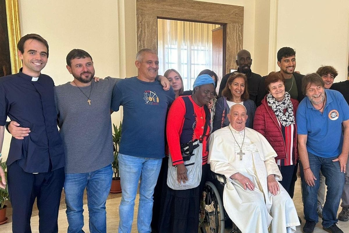 Il Papa riceve gli occupanti abusivi. A Trastevere mancava solo la Salis