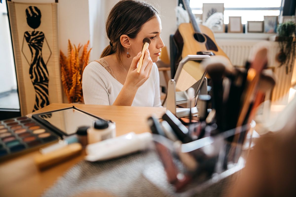 L’abuso di cosmetici crea donne manipolabili