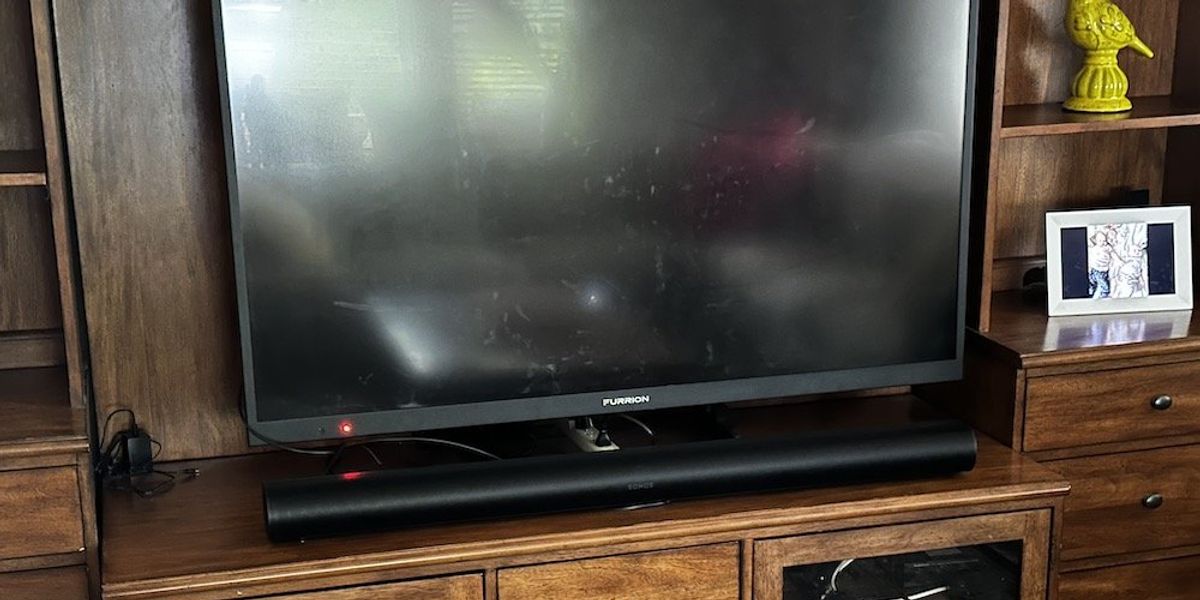 A photo of Sonos Arc connected to a TV