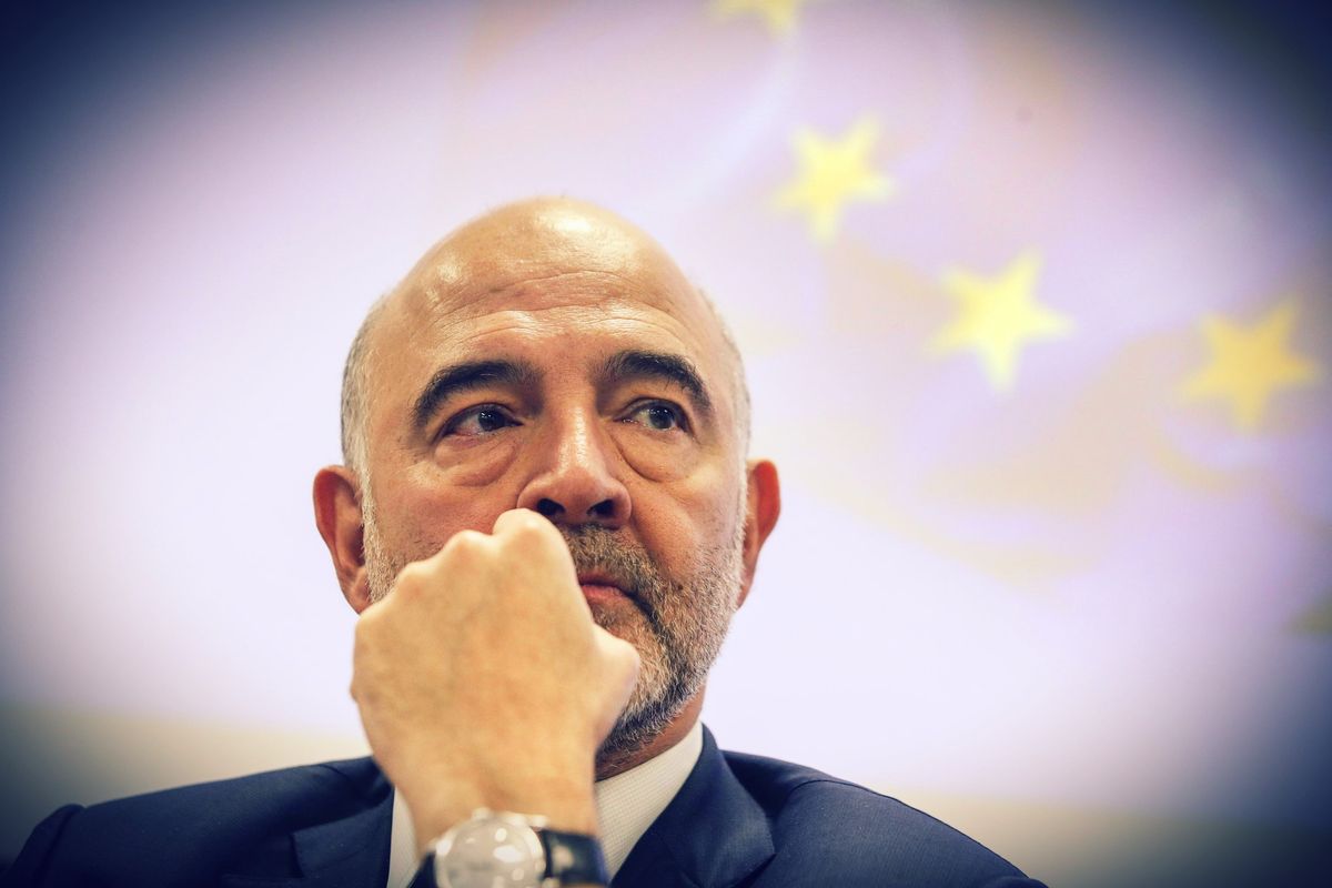 Parigi spende, Berlino fa i muri. L’Europa alle prese con la realtà