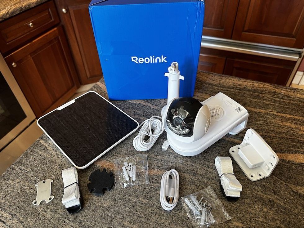 a photo of Reolink Altas PT Ultra  unboxed