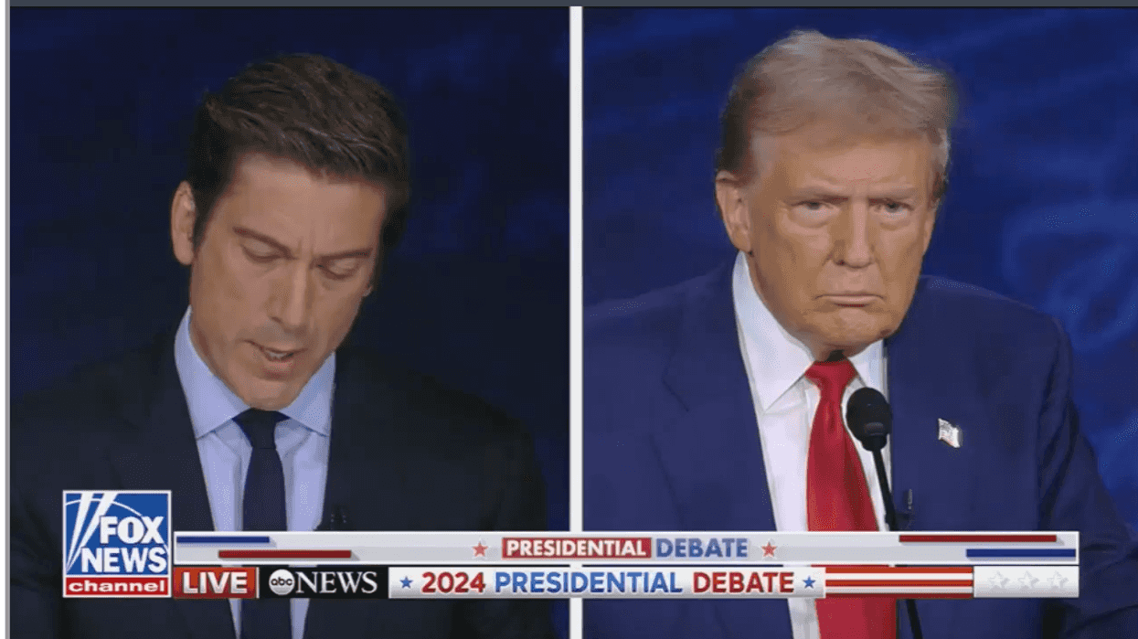 Moderator Fact Checks Trump Lie On Migrants 'Eating Dogs And Cats'