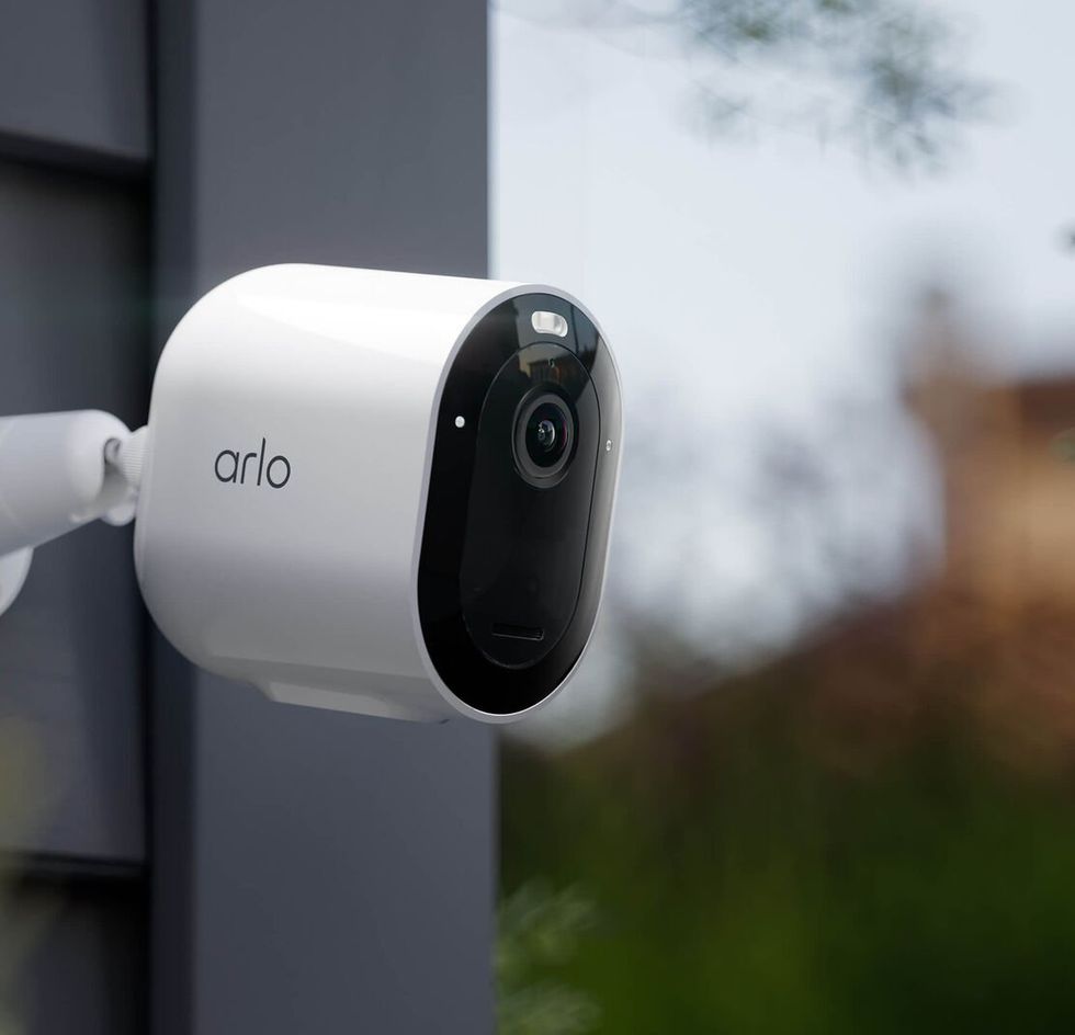 a photo ofPro 5S 2K Wireless Security Camera outside