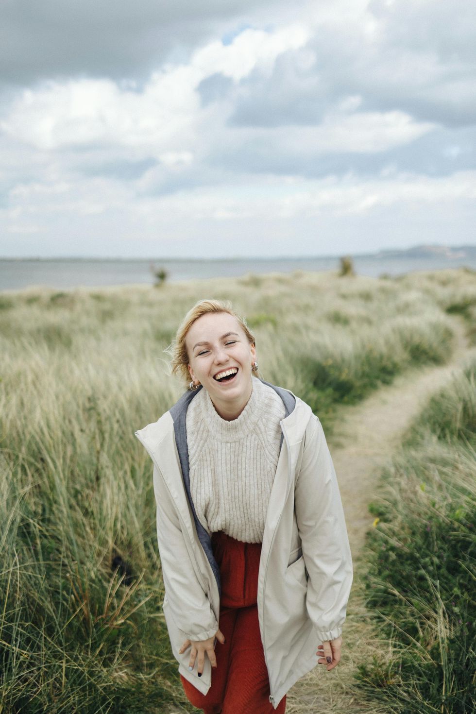 Woman publicly embarrasses herself 30 days in a row to overcome intense fear of rejection