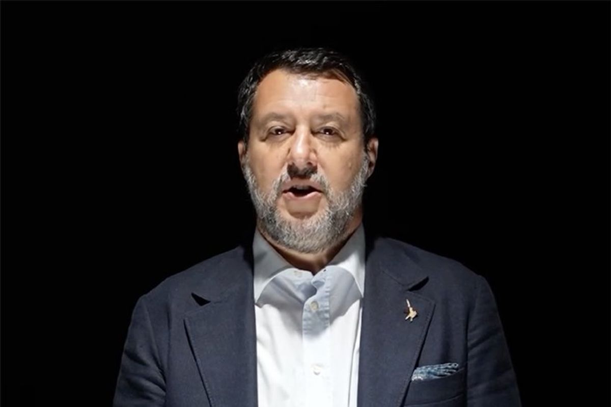 Siamo tutti Salvini. Difendiamo i confini