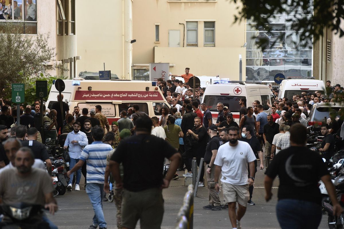 Scoppiano i cercapersone a Beirut. Morti e feriti tra gli Hezbollah