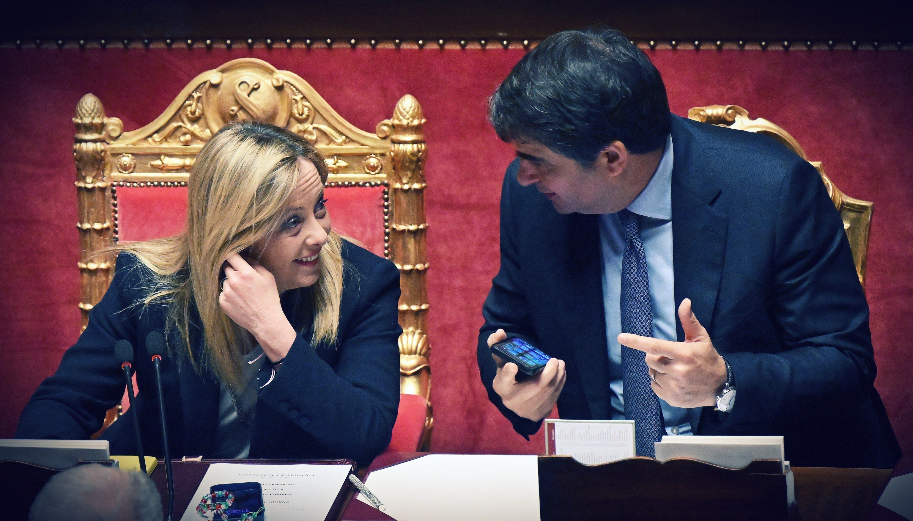 Schlein resta muta sulla figuraccia e manda avanti le seconde linee dem