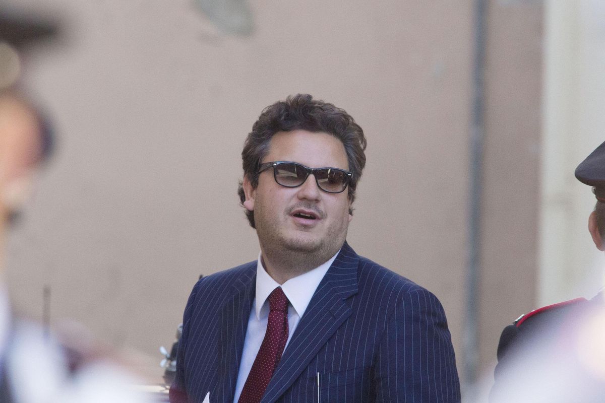 L’imputato è compagno di una pm di Roma. Un caso di stalking imbarazza la Procura