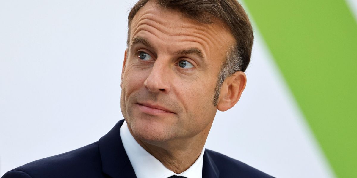 Il bellicoso Macron ora dice: «Basta armi»