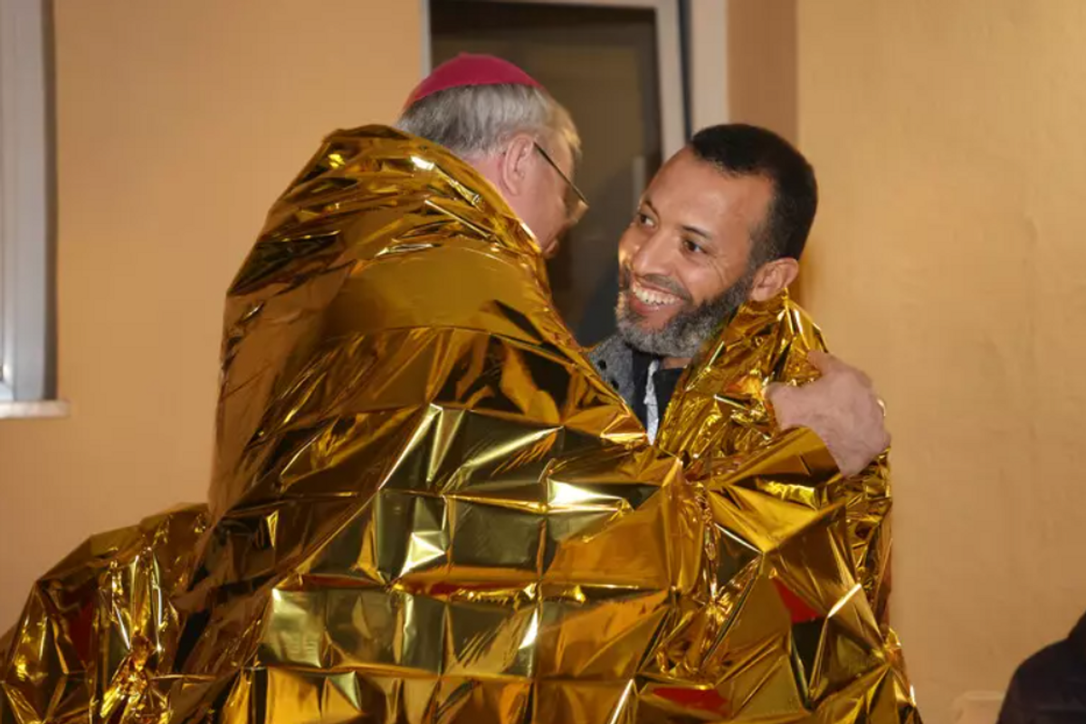 Vescovo e imam pregano per l'invasione