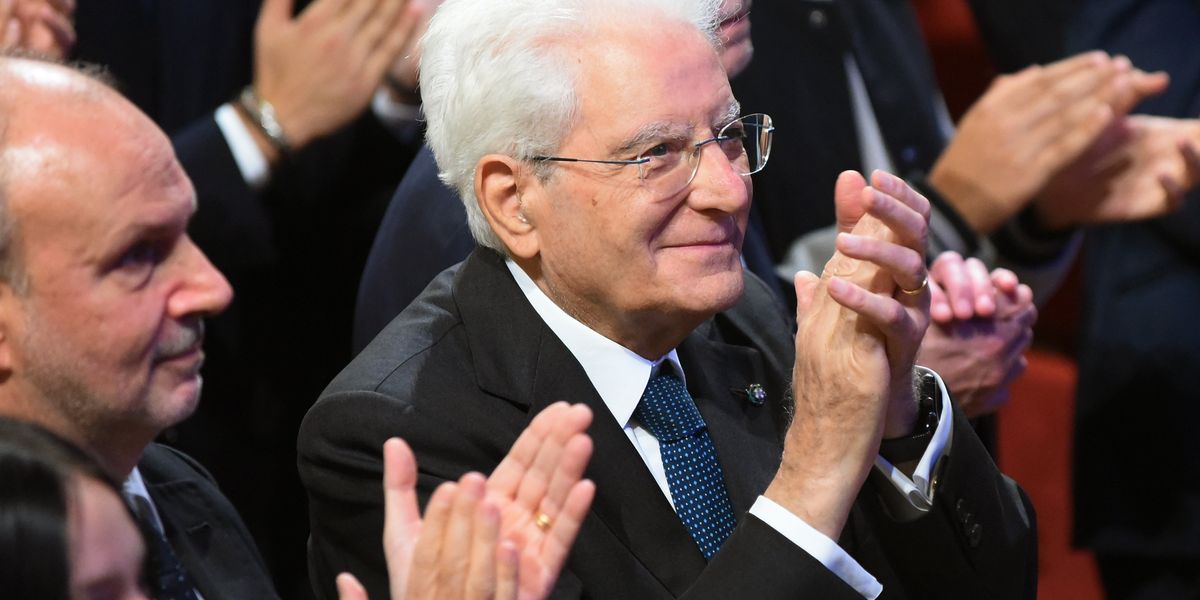 Re Mattarella esonda dal ruolo. L’Italia è diventata una monarchia?