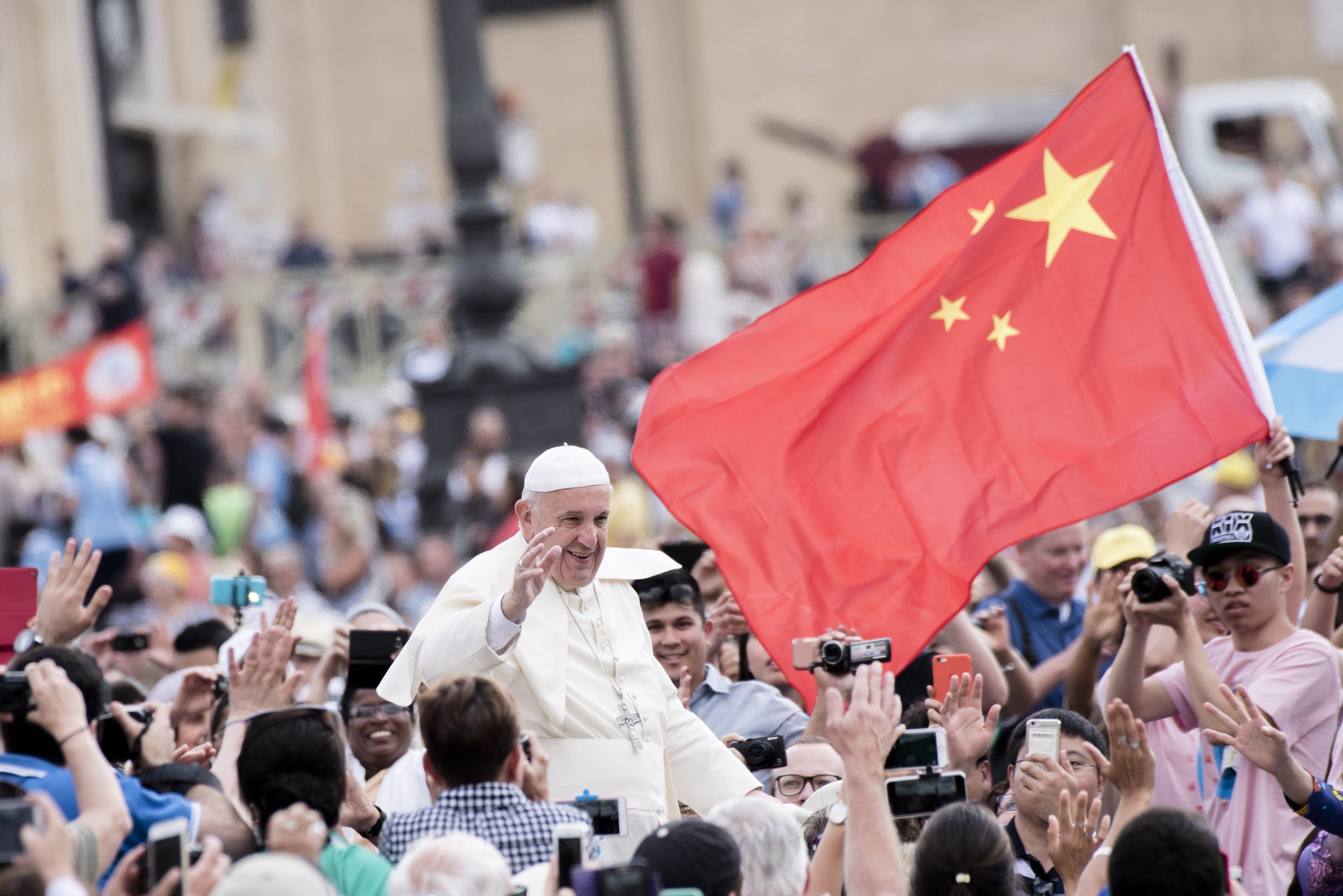Mentre la Cina soffia sull’odio anticattolico il Vaticano rinnova il patto con Xi Jinping