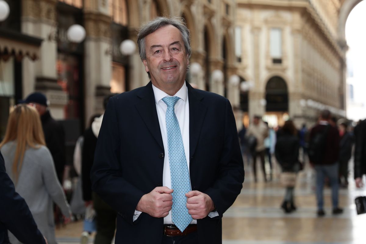 Promossa docente critica sui vaccini. Burioni sbrocca: «Ignorante no vax»